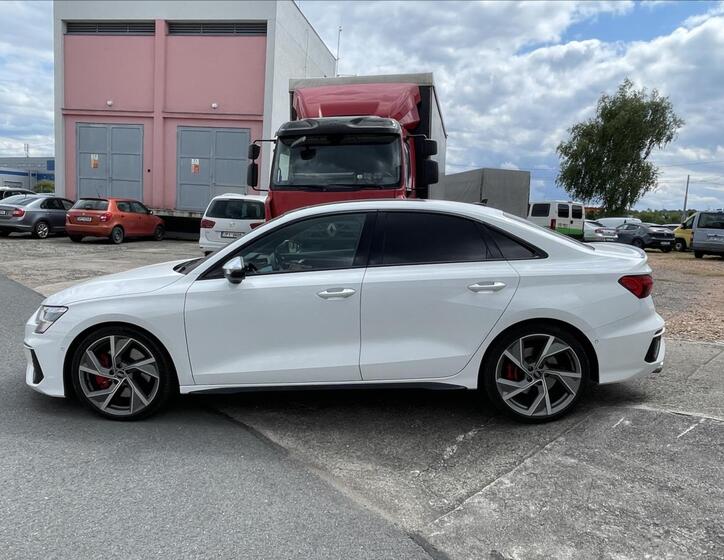 Audi S3 8