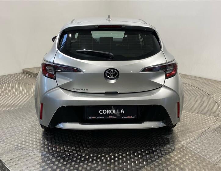 Toyota Corolla 4