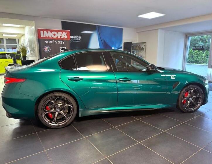 Alfa Romeo Giulia 4