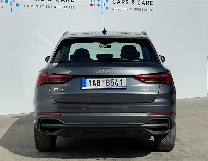 Audi Q3 22