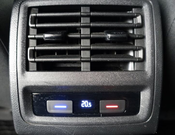 Volkswagen Golf 34