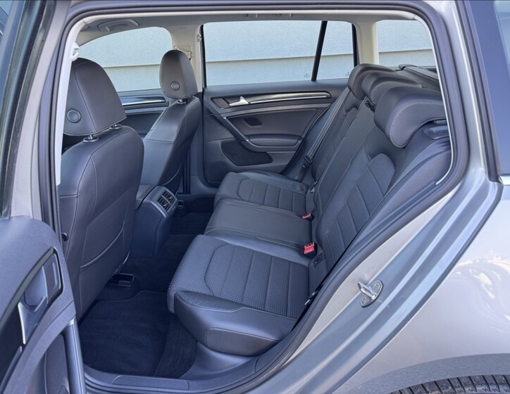 Volkswagen Golf 19