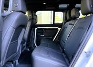 Land Rover Defender 33
