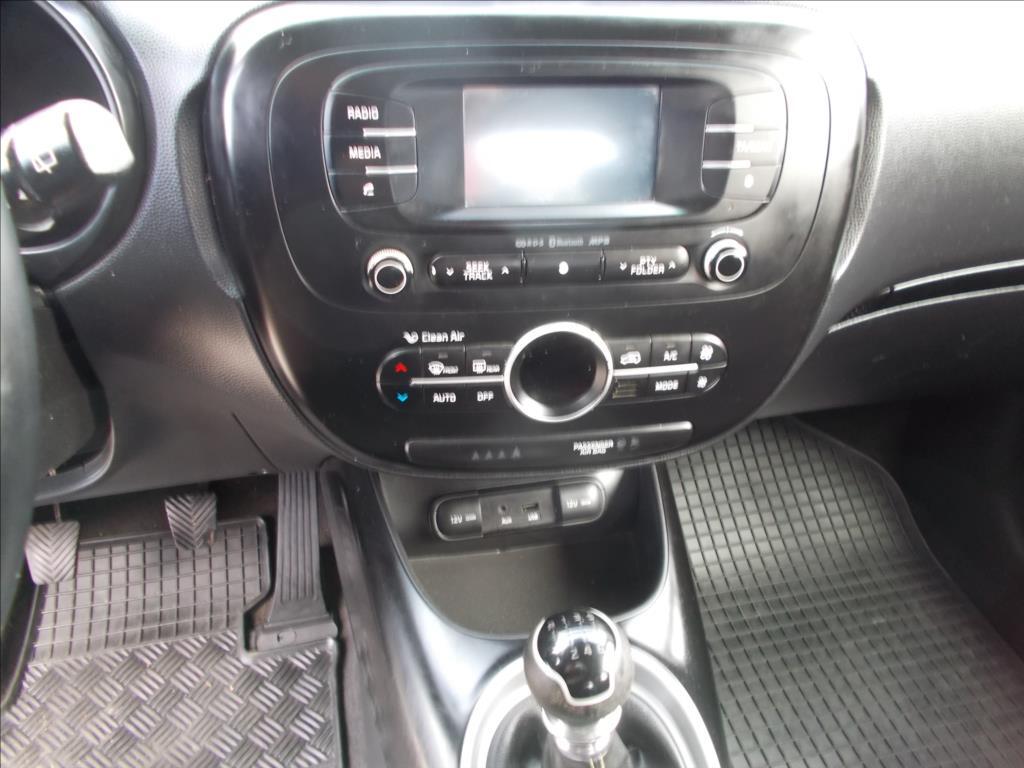 KIA Soul 21