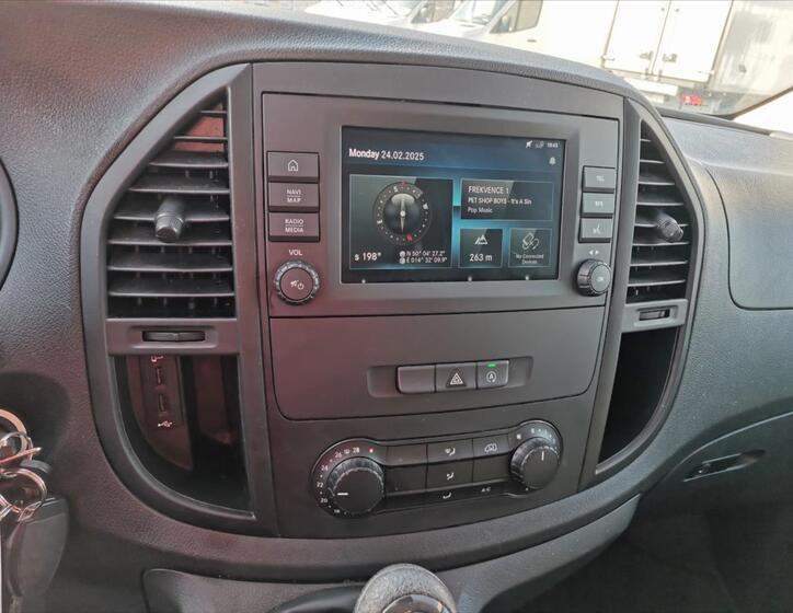 Mercedes-Benz Vito 9