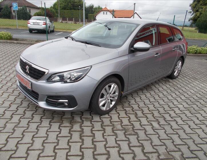 Peugeot 308 4