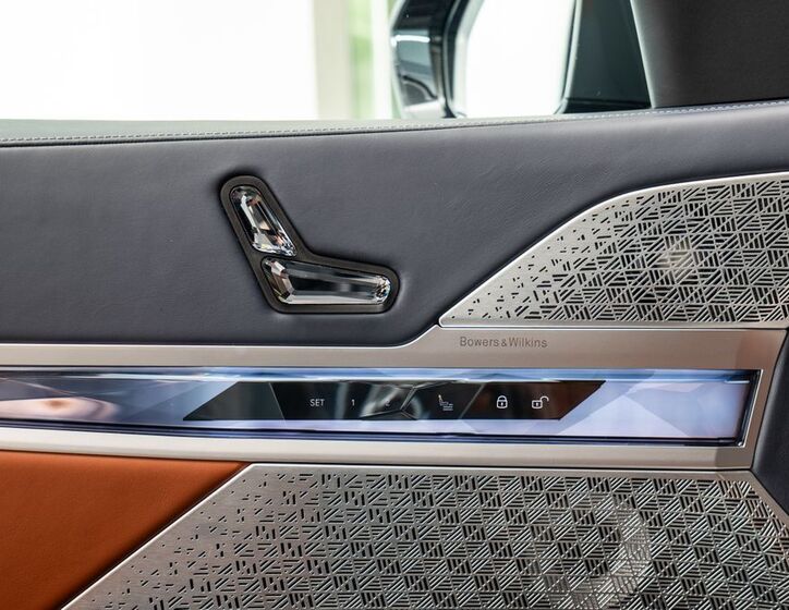 BMW i7 9