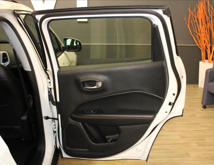 Jeep Compass 20