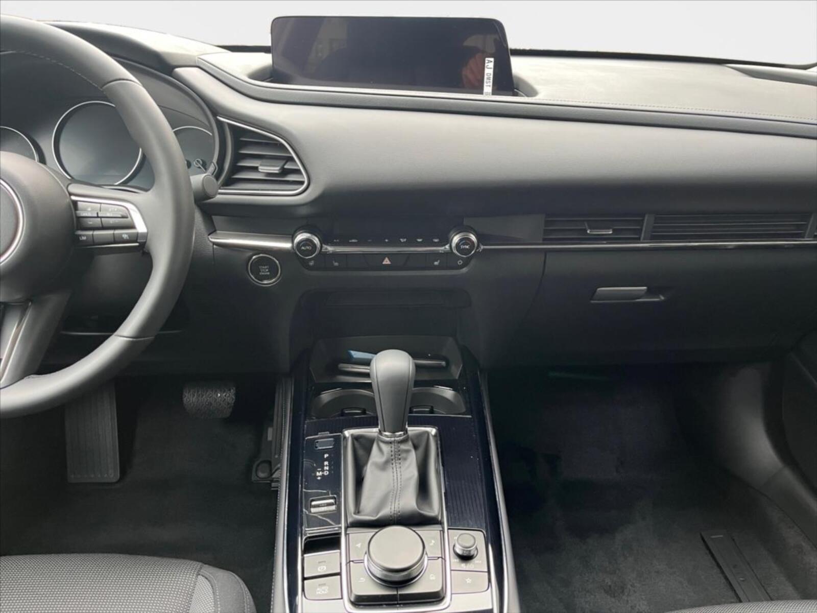 Mazda CX-30 11