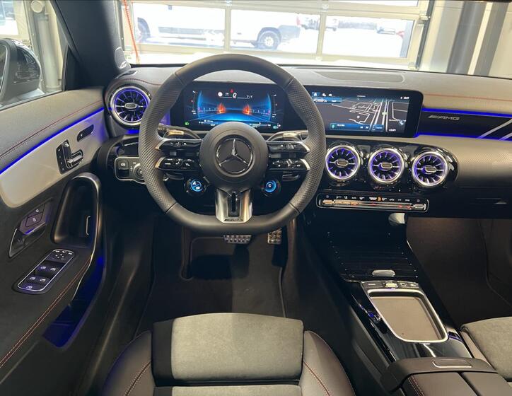 Mercedes-Benz CLA 8