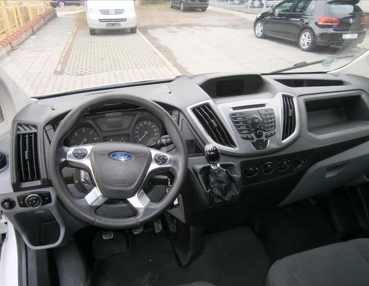 Ford Transit 12
