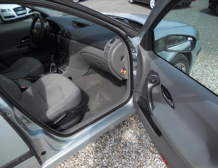 Renault Laguna 19