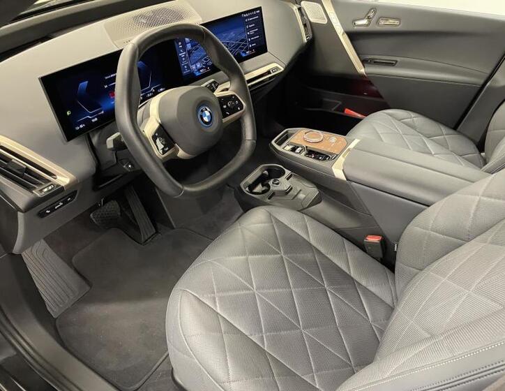 BMW iX 6
