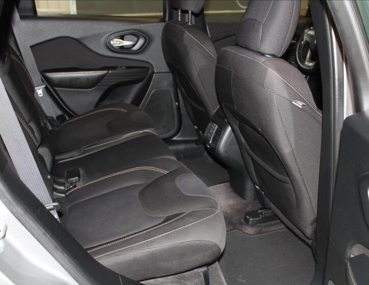 Jeep Cherokee 20