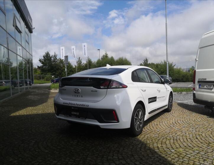 Hyundai IONIQ 4