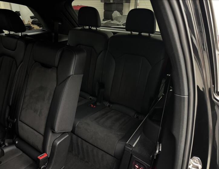 Audi Q7 52