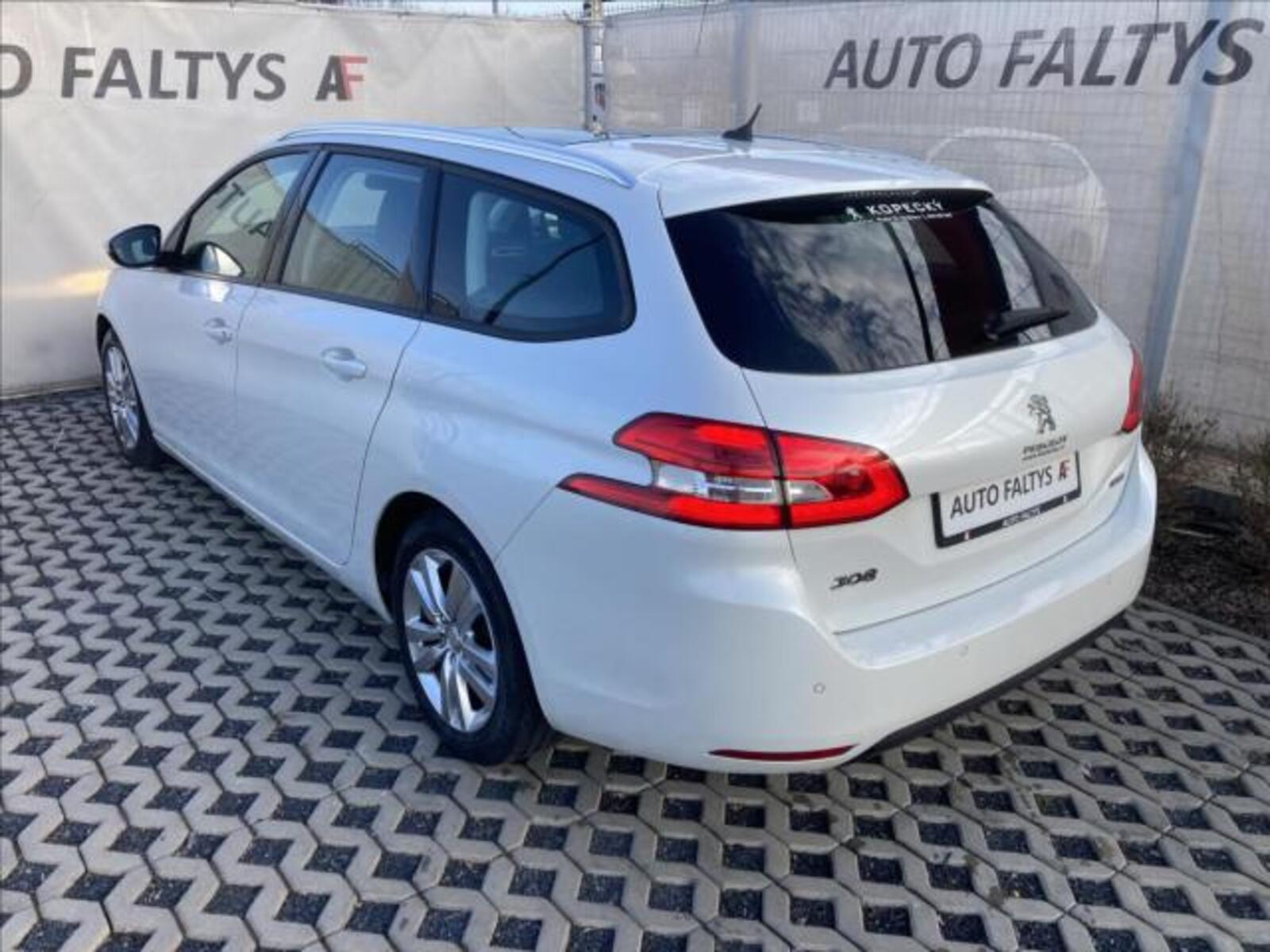 Peugeot 308 5