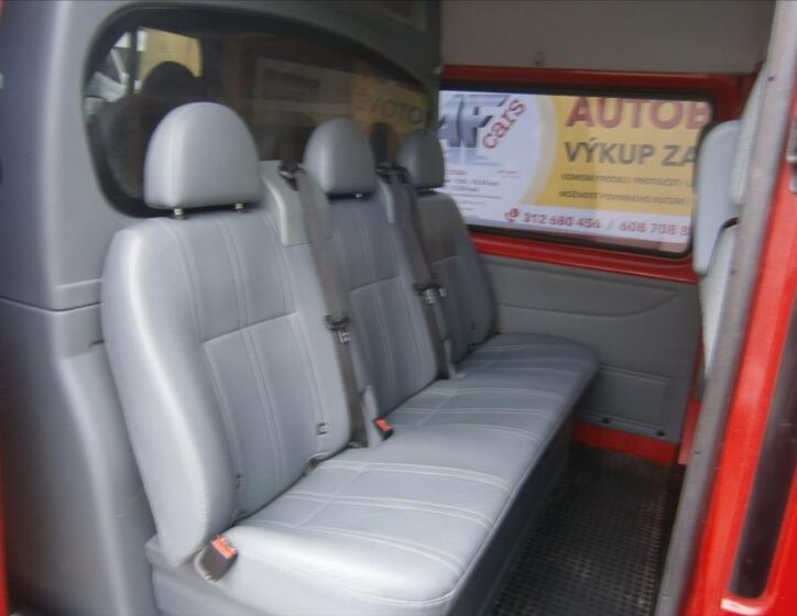 Ford Transit 9