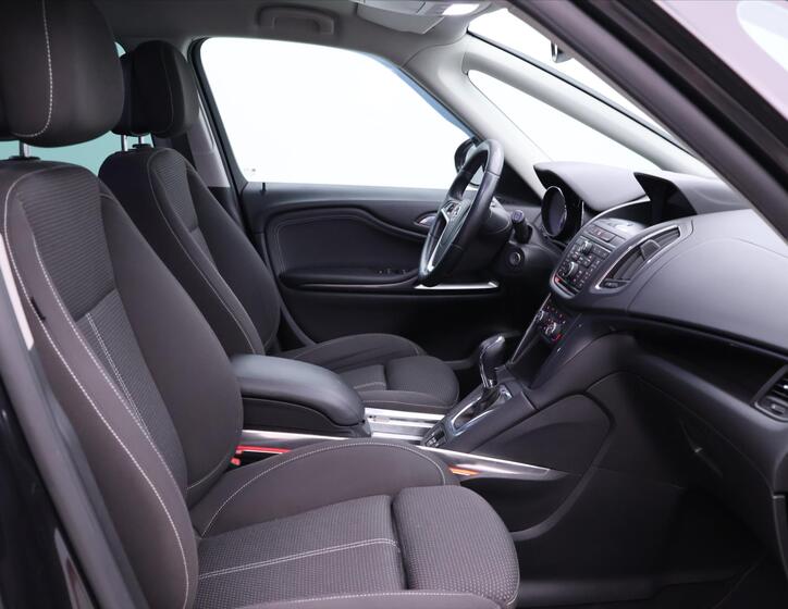 Opel Zafira 12