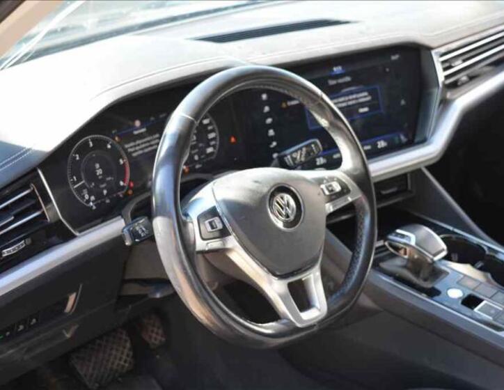 Volkswagen Touareg 11