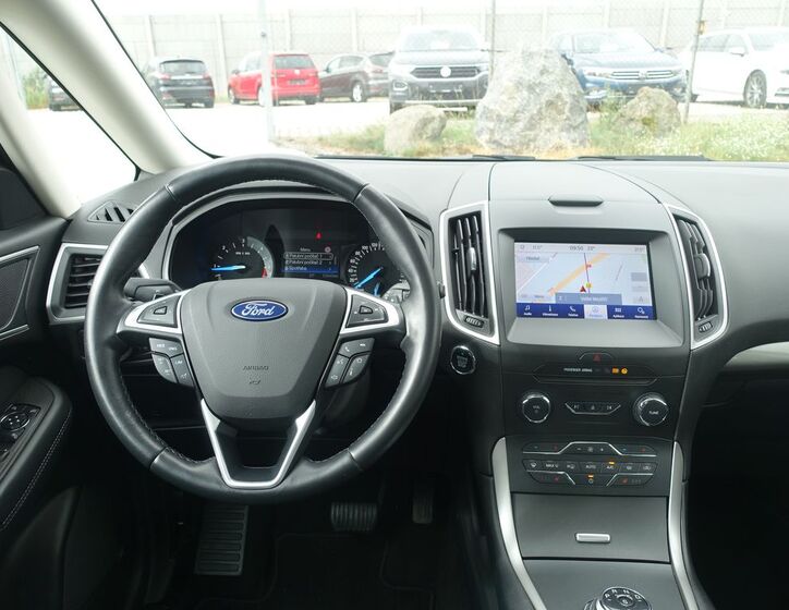 Ford Galaxy 8