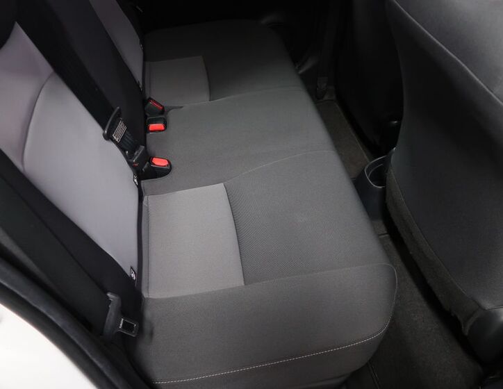 Toyota Yaris 12