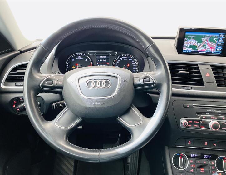Audi Q3 10