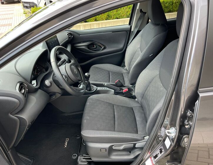 Toyota Yaris 13