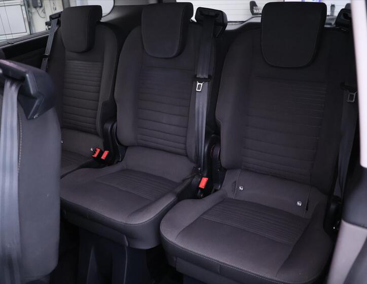 Ford Tourneo Custom 15