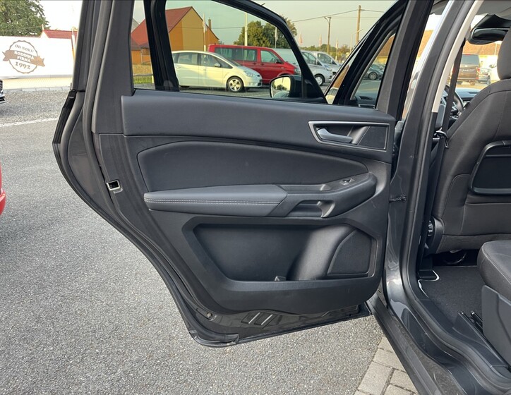 Ford Galaxy 44