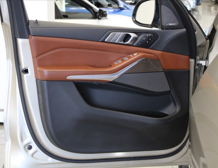 BMW X7 24