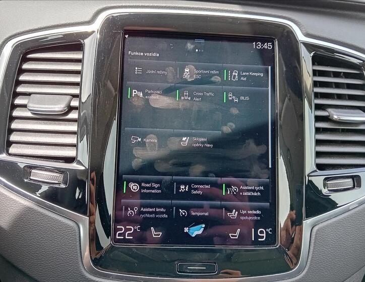 Volvo XC90 25