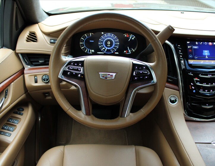 Cadillac Escalade 16