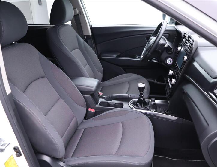 SsangYong Tivoli 14