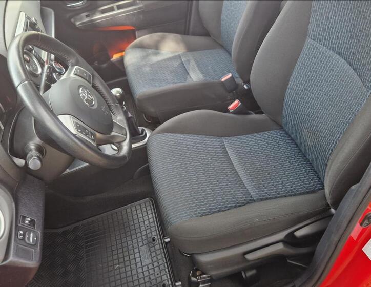Toyota Yaris 13