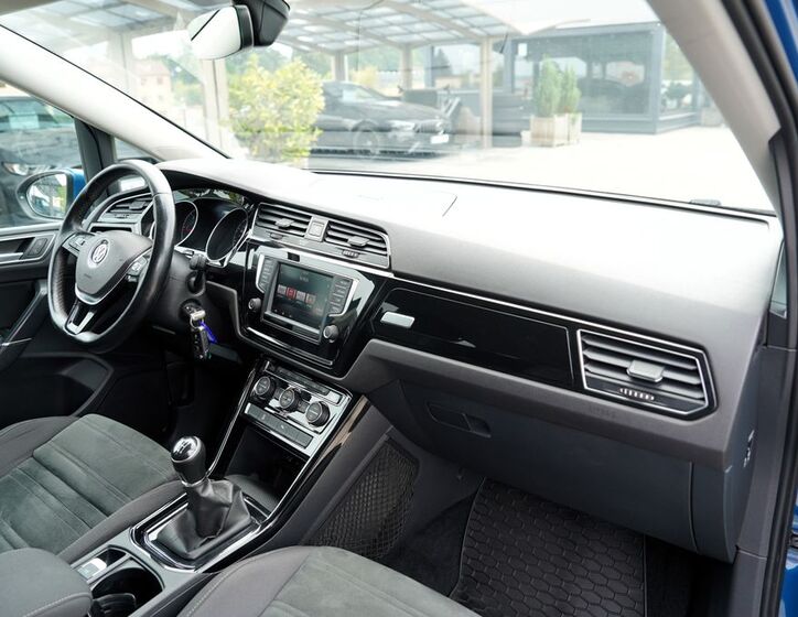 Volkswagen Touran 27