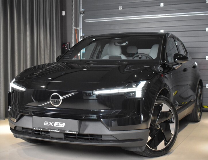Volvo EX30 1