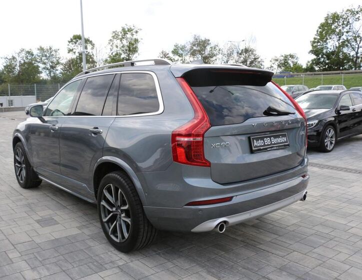 Volvo XC90 4