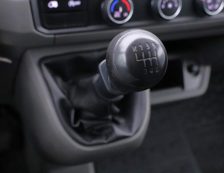 Volkswagen Crafter 26