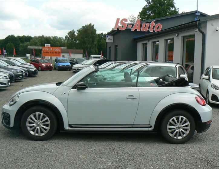 Volkswagen New Beetle 3