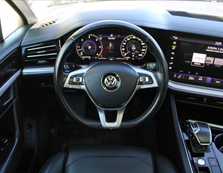 Volkswagen Touareg 12