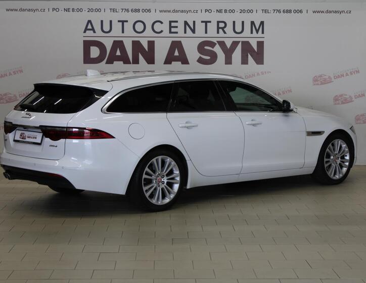 Jaguar XF 4