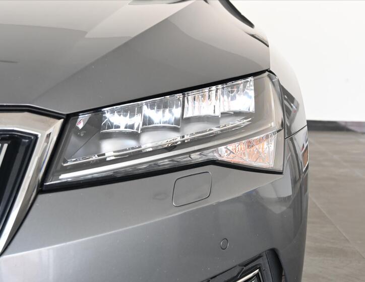 Škoda Superb 32
