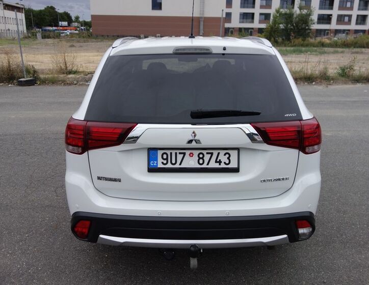 Mitsubishi Outlander 5