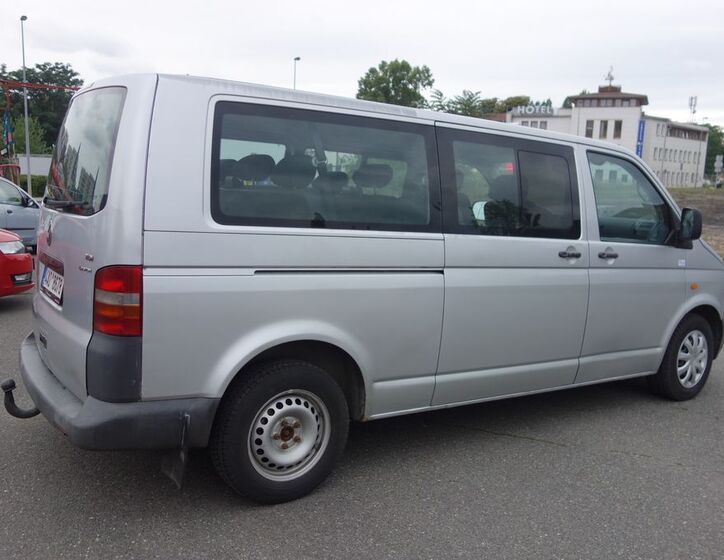 Volkswagen Transporter 9