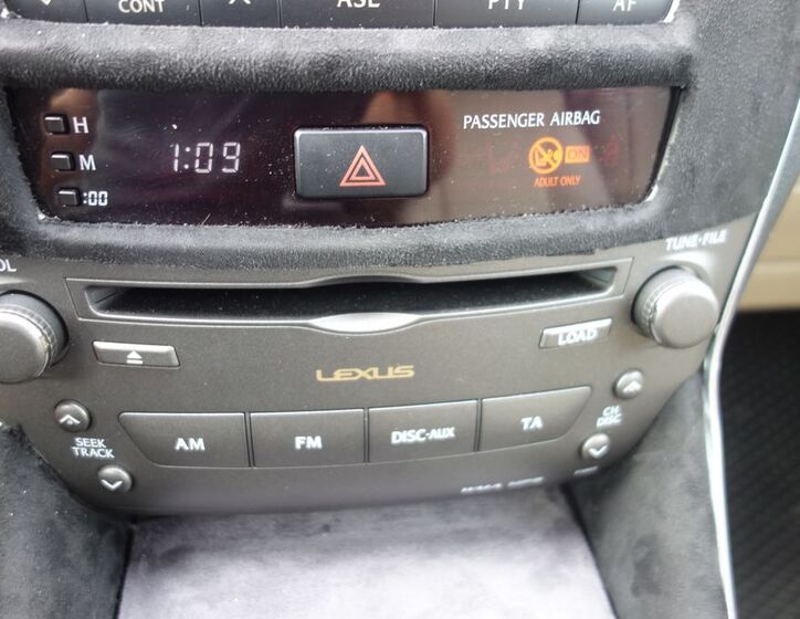 Lexus IS 220 21