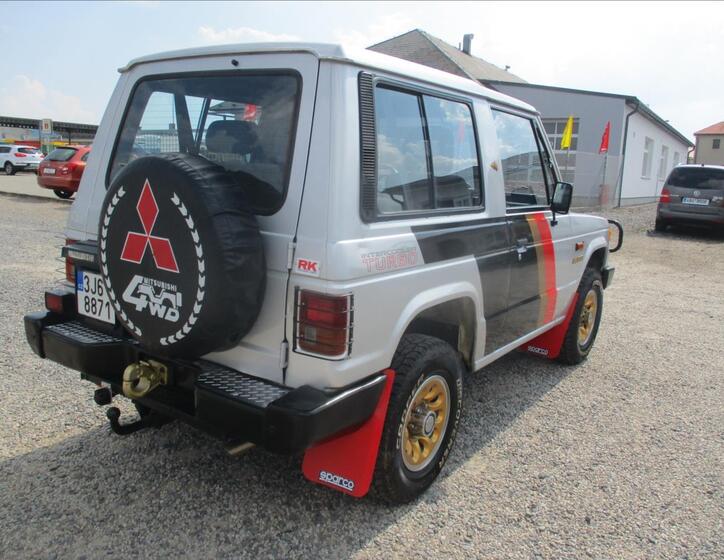 Mitsubishi Pajero 4