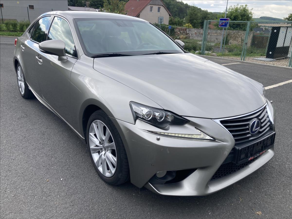 Lexus IS 300h