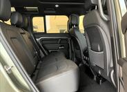 Land Rover Defender 24