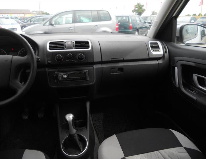 Škoda Roomster 14
